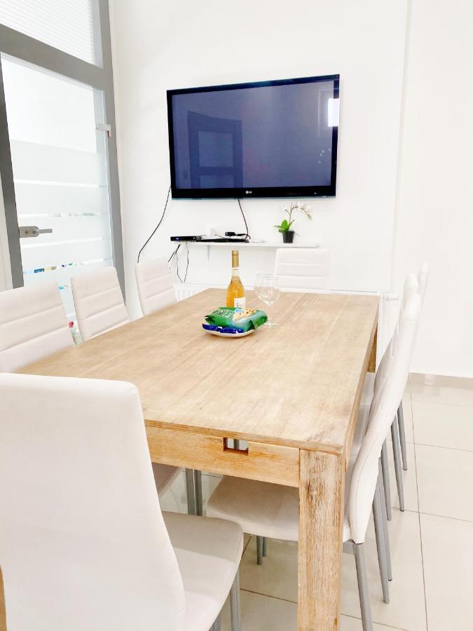 Luxury Apartment In The Centre Ac Parking Garden Budapest Luaran gambar