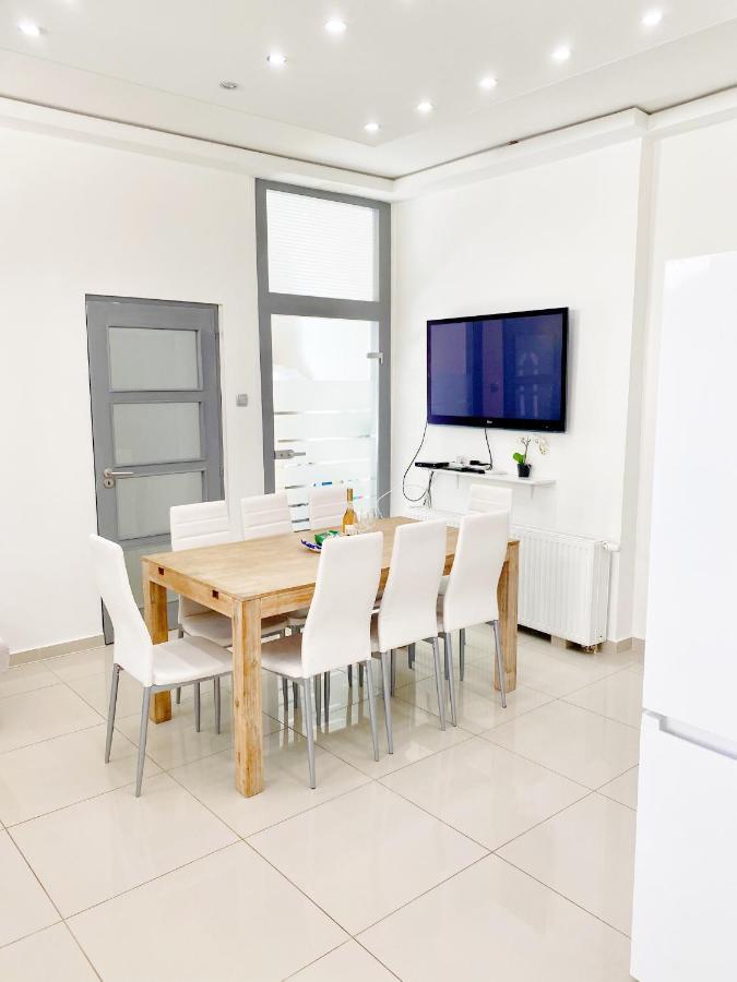 Luxury Apartment In The Centre Ac Parking Garden Budapest Luaran gambar